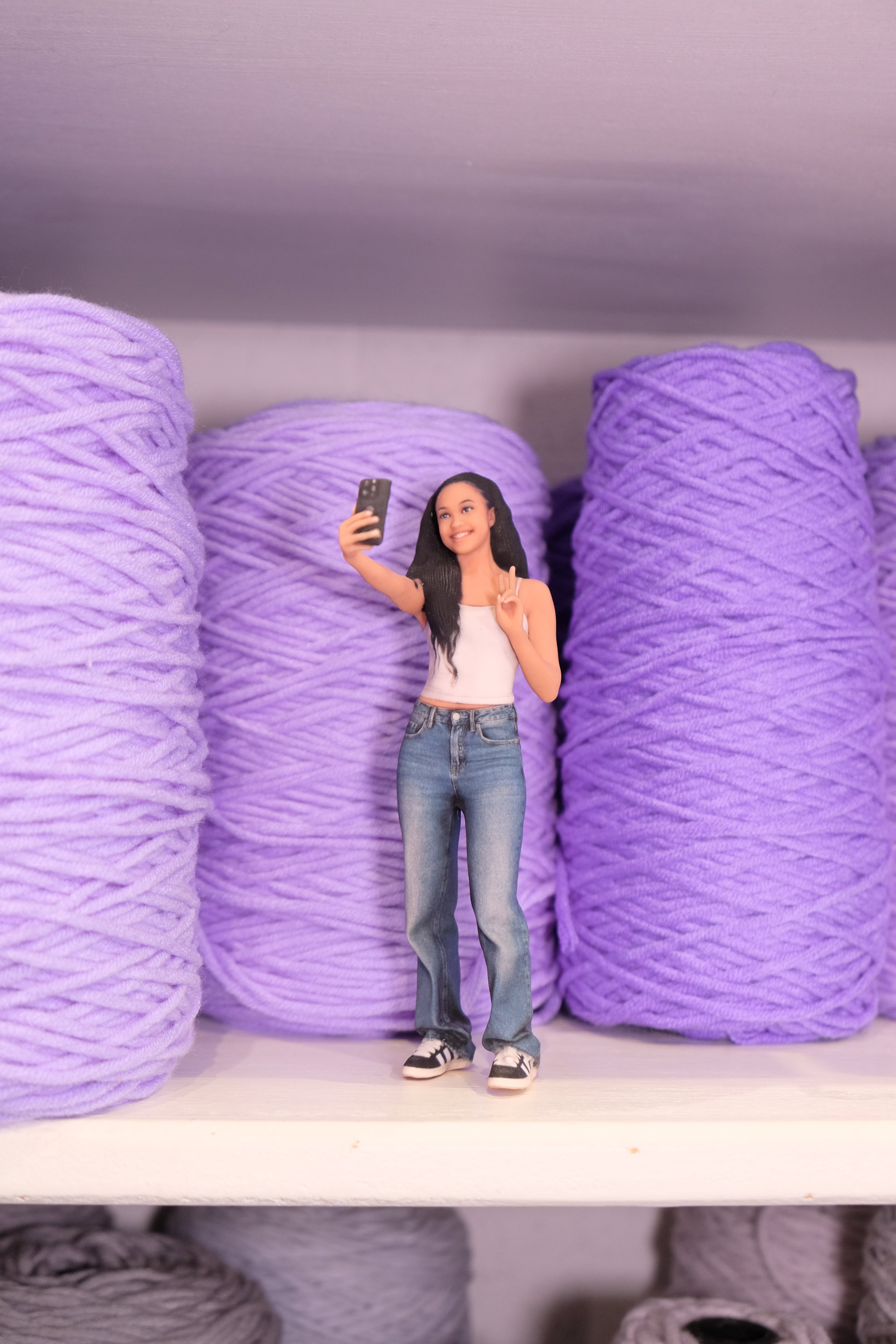 3D PRINTED MINI FIGURE GIRL TAKING SELFIE 